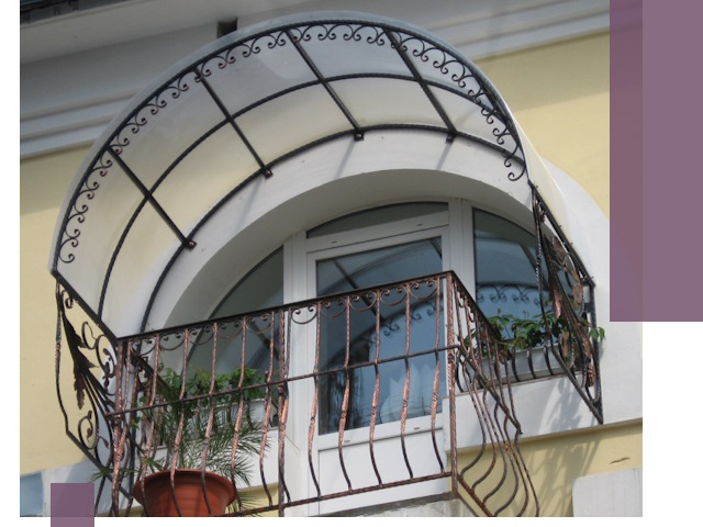 Козырьки над балконом в Самаре — изготовление и монтаж