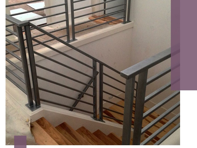 Изготовление поручней из металла и дерева в Самаре